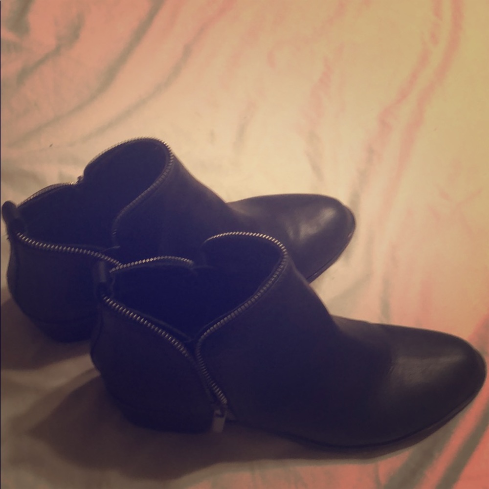 Zip booties
